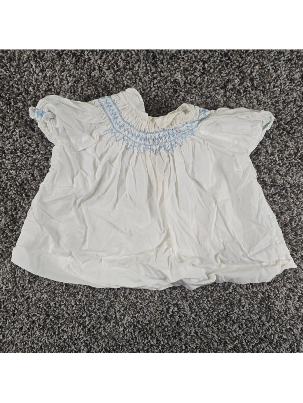Vintage 1950s Baby Girls Sz 3-6M Smocked Cotton Dress Short Sleeve White Blue